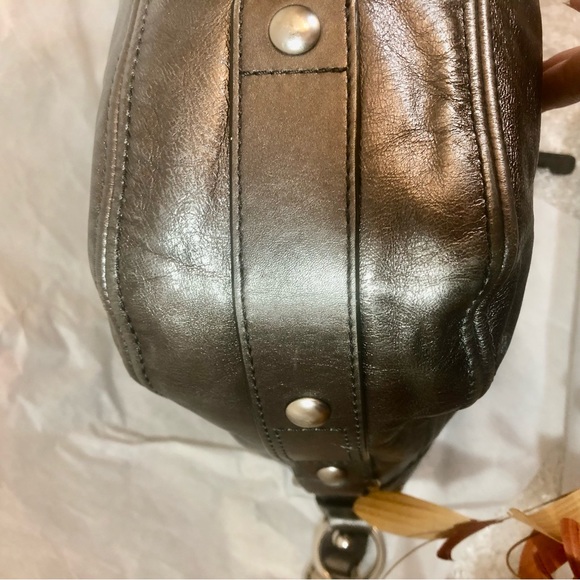 Coach 100% genuine leather silver convertible Large shoulder Bag crossbody hobo - Picture 11 of 13